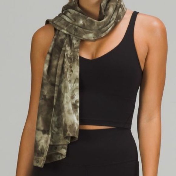 Nwt Lululemon custonlmizable snap scarf, olive, tie dye - Picture 2 of 5